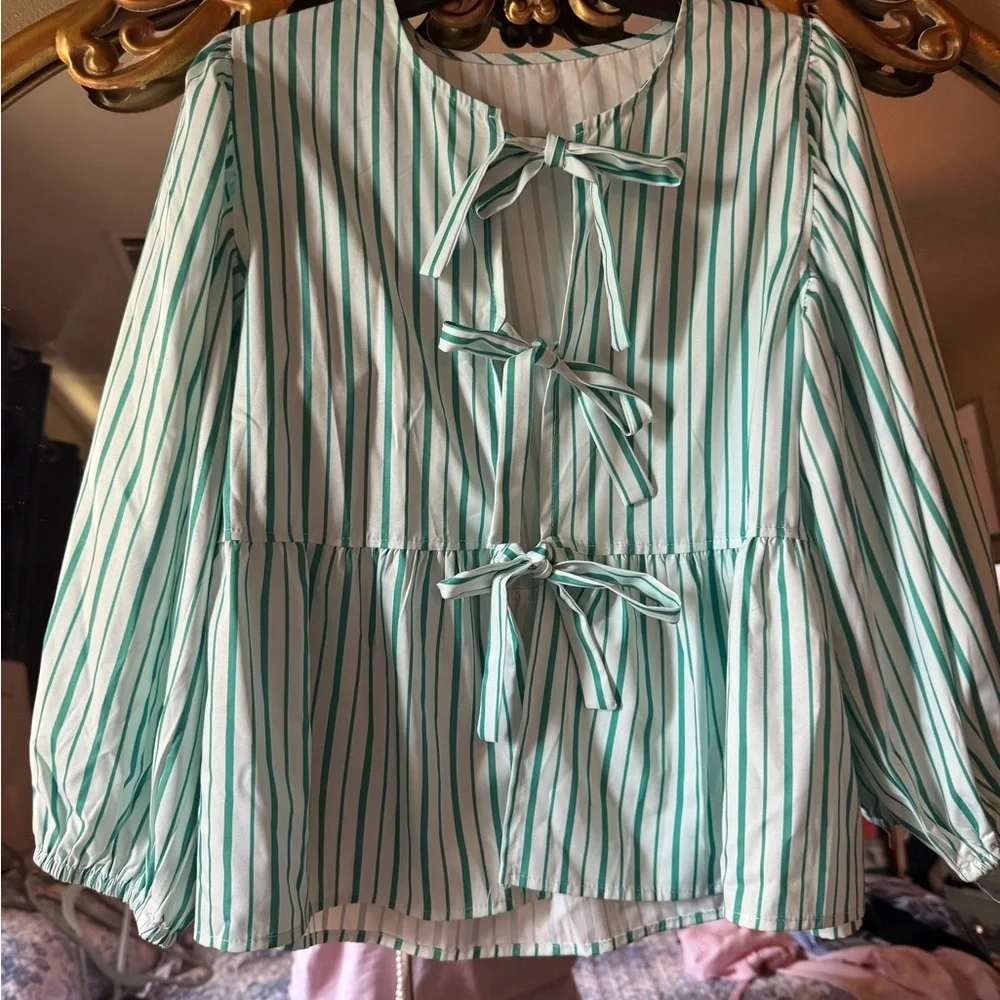 Green Striped Women's bow tie front  Top - Picture 3 of 8